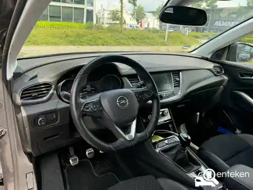 Opel Grandland X 1.2 DI Turbo 2020