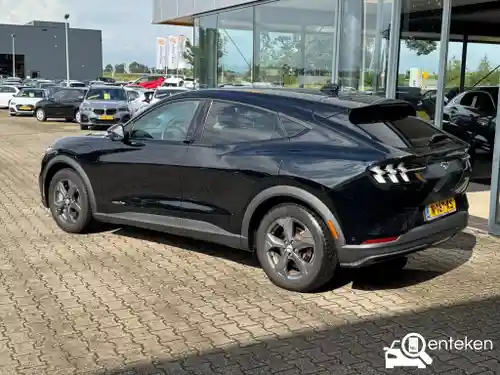 Ford Mustang Mach-E Standard Range 2021