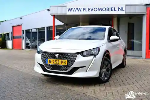 Peugeot e-208 156 2021