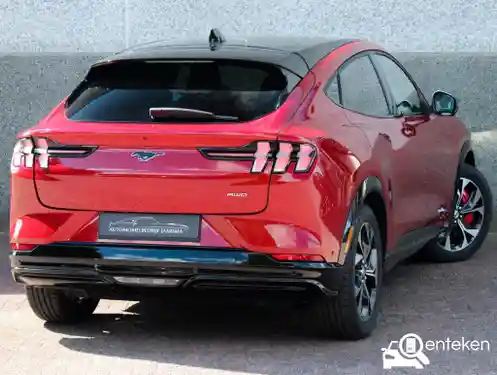 Ford Mustang Mach-E Standard Range 2021