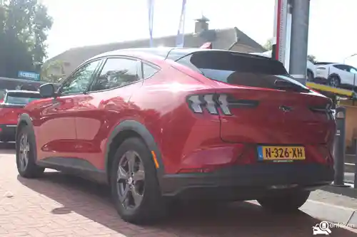 Ford Mustang Mach-E Standard Range 2021