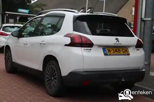 Peugeot 2008 1.2 PureTech 110 2016