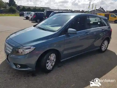 Mercedes-Benz B 180 2012