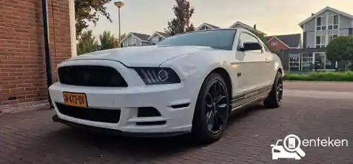 Ford Mustang Convertible 5.0 Ti-VCT V8 2010