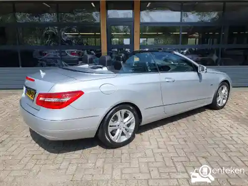 Mercedes-Benz E 200 BlueEFFICIENCY Cabriolet 2010