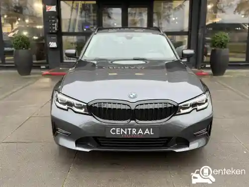BMW 318i Touring 2022
