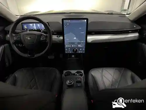 Ford Mustang Mach-E Standard Range 2021