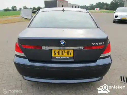 BMW 745i 2003