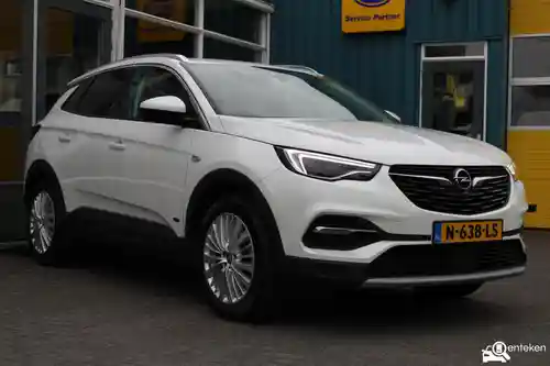 Opel Grandland X 1.6 DI Turbo Hybrid 2020