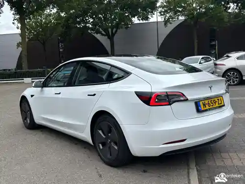 Tesla Model 3 Standard Range Plus 2021