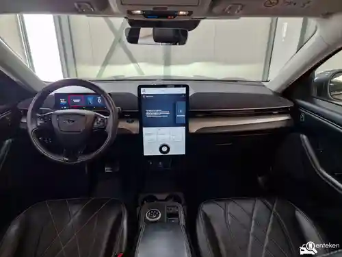 Ford Mustang Mach-E Standard Range 2021