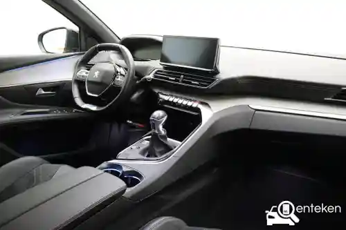 Peugeot 3008 1.2 PureTech 130 2021