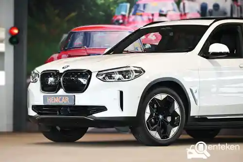 BMW iX3 2021