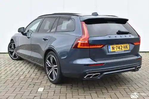 Volvo V60 T6 2021