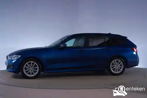 BMW 318i Touring 2022