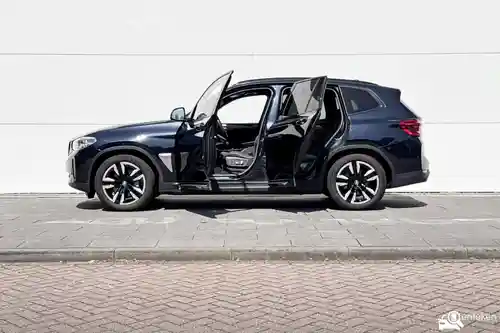 BMW iX3 2021