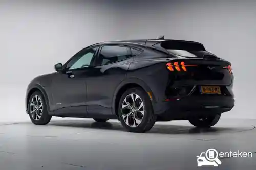 Ford Mustang Mach-E Standard Range 2021