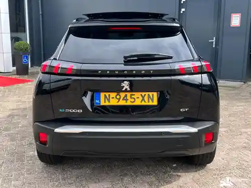 Peugeot e-2008 2022