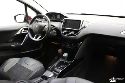 Peugeot 2008 1.2 PureTech 110 2017