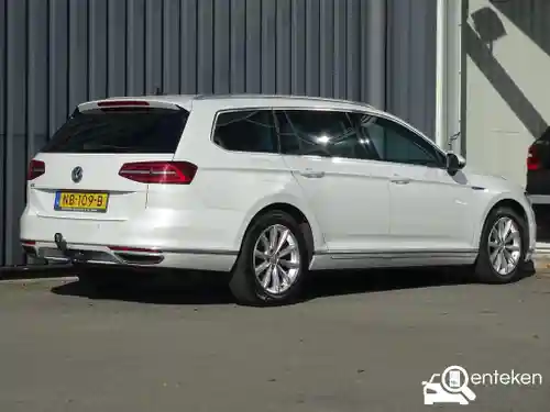 VW Passat Variant GTE 2016