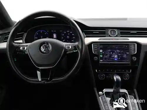 VW Passat Variant GTE 2016