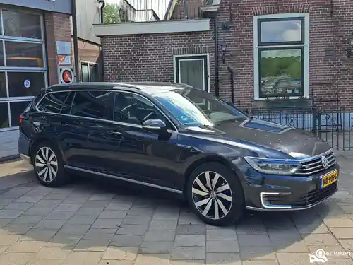 VW Passat Variant GTE 2016