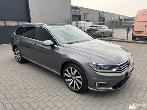 VW Passat Variant GTE 2016