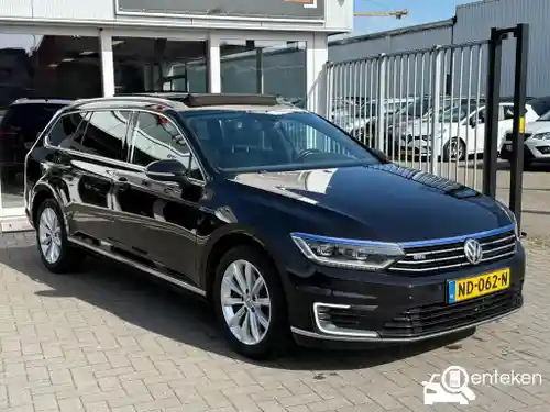 VW Passat Variant GTE 2016