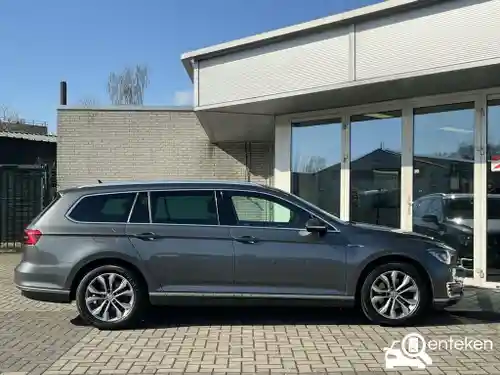VW Passat Variant GTE 2016