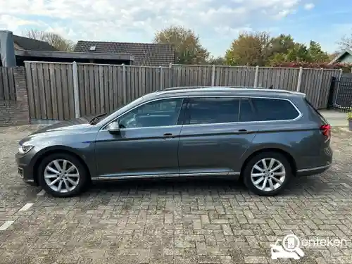 VW Passat Variant GTE 2016