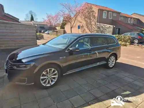 VW Passat Variant GTE 2016