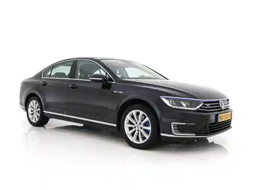 VW Passat GTE 2016