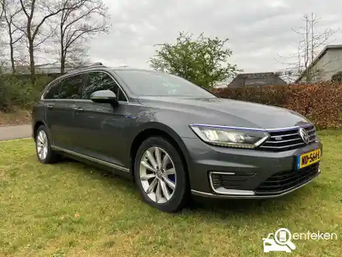 VW Passat Variant GTE 2016