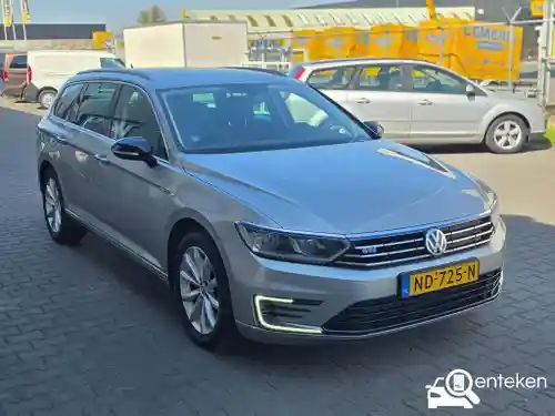 VW Passat Variant GTE 2016