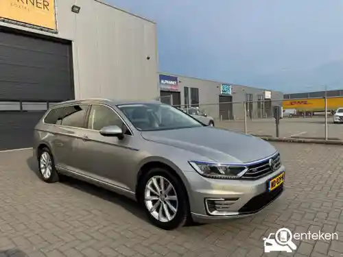 VW Passat Variant GTE 2016