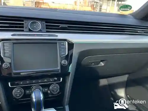VW Passat Variant GTE 2016