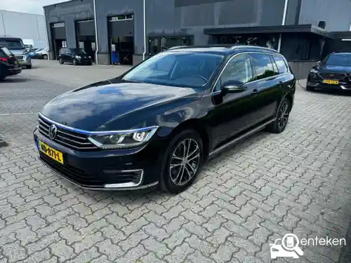 VW Passat Variant GTE 2016