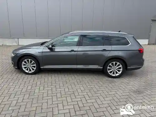 VW Passat Variant GTE 2016