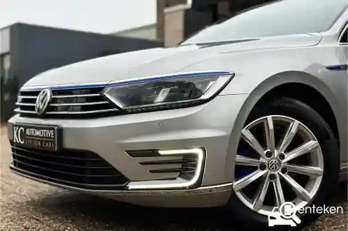 VW Passat Variant GTE 2016