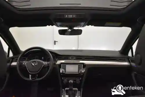 VW Passat Variant GTE 2016