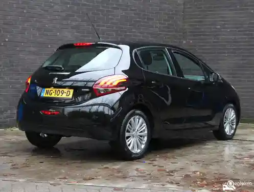 Peugeot 208 1.2 PureTech 82 2016