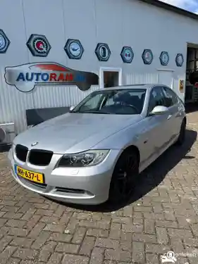 BMW 320i 2006