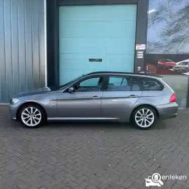 BMW 318i Touring 2010