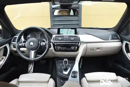 BMW 320i Touring 2017