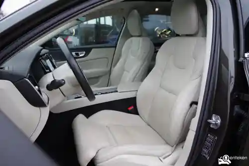Volvo S60 B4 2022
