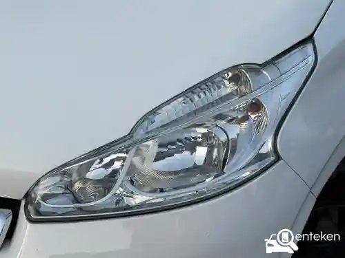 Peugeot 208 1.2 PureTech 82 2015