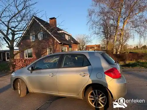 Toyota Auris 1.33 2009