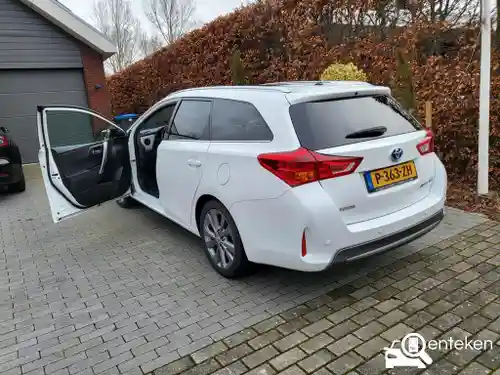 Toyota Auris Touring Sports 1.8 Hybrid 2013