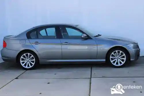 BMW 318i 2011