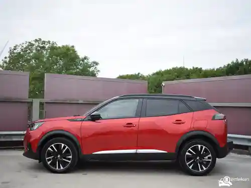 Peugeot 2008 1.2 PureTech 130 2022